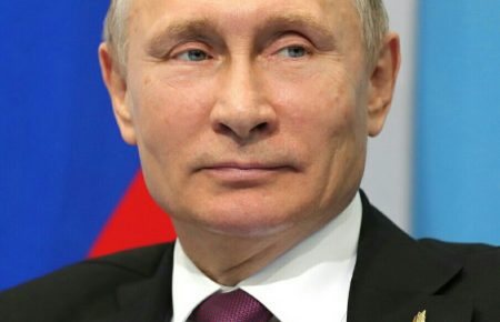 У першому турі Путін набирає 77% голосів, - екзит-пол