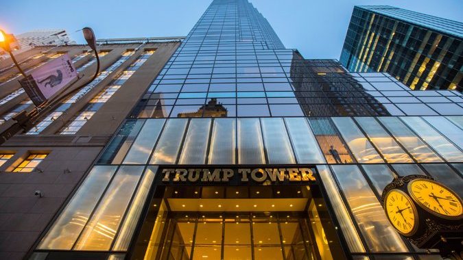 Анонім повідомив про терористів-смертників в хмарочосі Trump Tower в Нью-Йорку Анонім повідомив про терористів-смертників в хмарочосі Trump Tower в Нью-Йорку