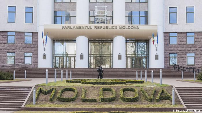 У Молдові офіційно заборонили транслювати російські новини