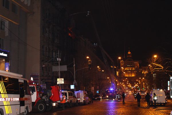 Пожежу у центрі Києва загасили (ФОТО, Відео)