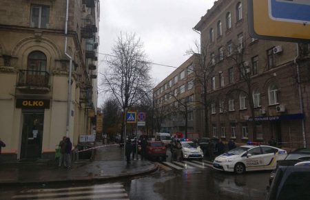 Поліція поки не знайшла «мінера» будинку, де НАБУ обшукувало квартиру сина Авакова (ФОТО)