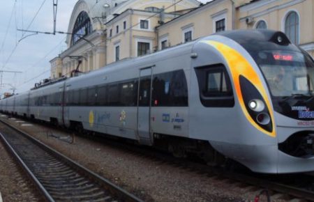 Пасажирам потягу Запоріжжя-Київ, який задимівся 2 січня, обіцяють відшкодувати квитки (ФОТО)