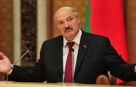 Що стоїть за заявами Олександра Лукашенка про можливість війни в Білорусі? (Аудіо)