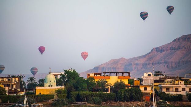 В Єгипті розбилась повітряна куля з 20 туристами на борту