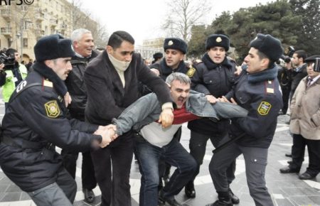 Азербайджанського журналіста засудилили до шести років тюрми