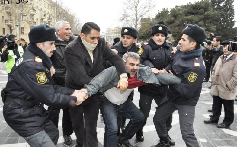 Азербайджанського журналіста засудилили до шести років тюрми