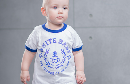 Український виробник продає дитячі футболки з расистським написом (ФОТО)