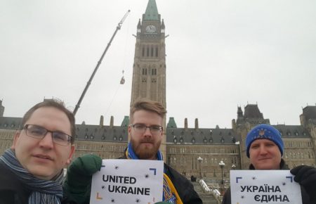 Флешмоб UnitedUkraine: в акції на підтримку України взяли участь українці з усього світу (ФОТО)