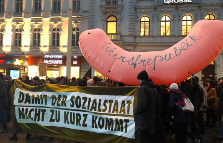 У Відні тисячі людей протестують проти боротьби з міграцією(ФОТО, Відео)