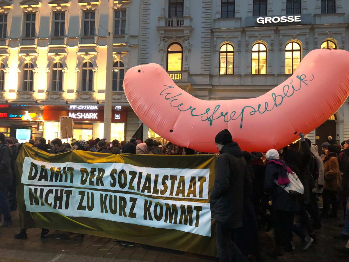 У Відні тисячі людей протестують проти боротьби з міграцією(ФОТО, Відео)