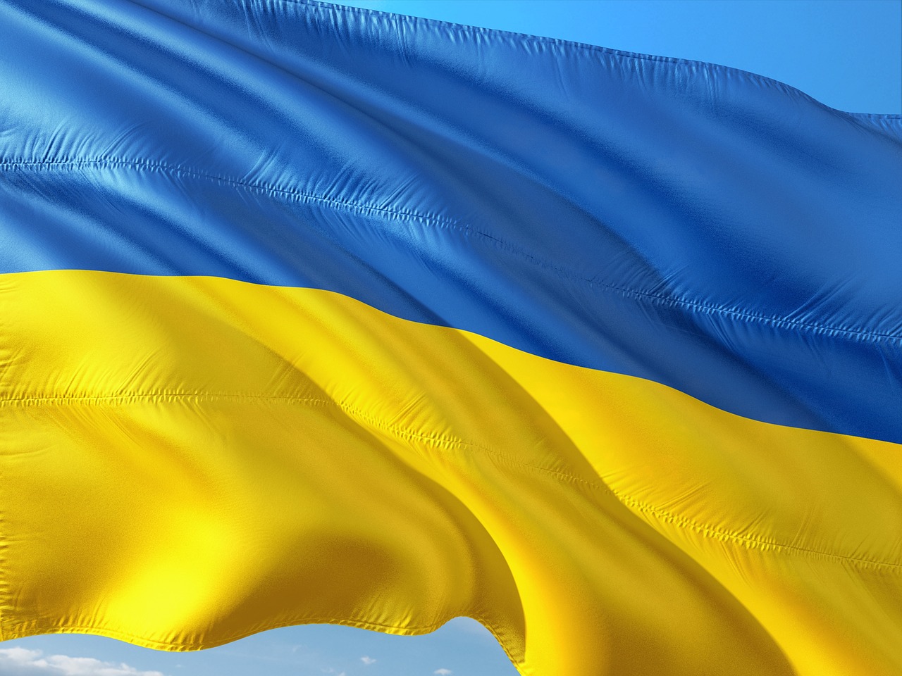 Километровый украинский флаг сшивали во всех регионах Украины, - соорганизатор акции