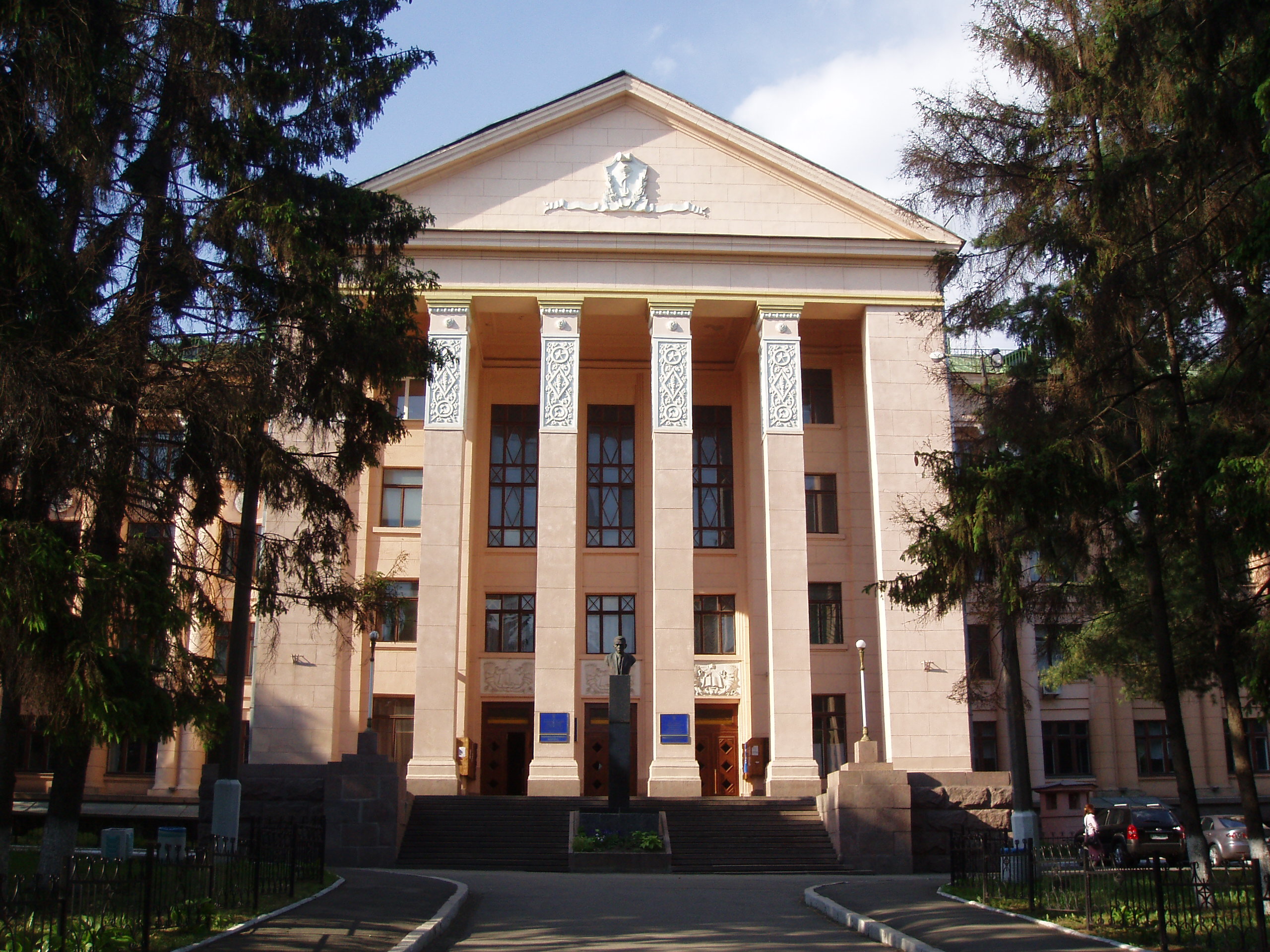 Університет імені Олександра Богомольця заробив  50 мільйонів гривень науковою роботою