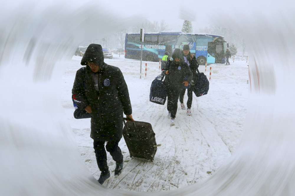 Через снігопад ФК «Чорноморець» не зміг полетіти на збори до Туреччини (ФОТО)