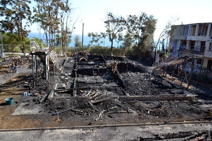 Пожежа в таборі «Вікторія»: майже всі докази згоріли