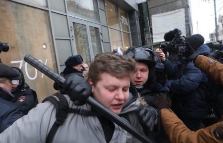 У Москві затримали Олексія Навального (ВІДЕО, Фото)