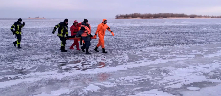 Під кригою Дніпра загинув 16-річний хлопець (ВІДЕО) Під кригою Дніпра загинув 16-річний хлопець (ВІДЕО)