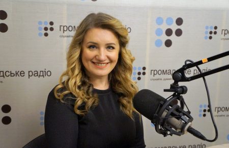 Співачка Оксана Стебельська презентує концертну програму «Щасливого Різдва»