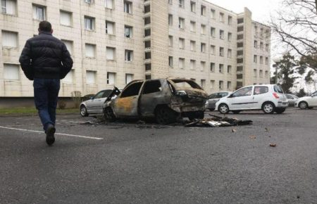 В Парижі в новорічну ніч спалили 160 авто