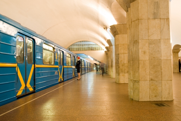 У Києві знову закрили станцію метро «Льва Толстого» через повідомлення про «замінування»