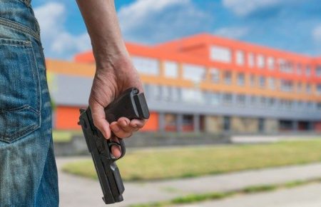 Стрілянина в американській школі: щонайменше 17 людей загинули (ВІДЕО)