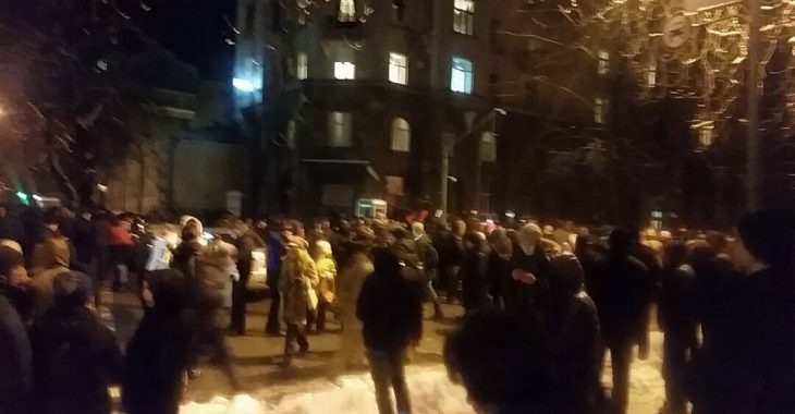 Акція проти видворення Саакашвілі під АП: поліція затримала одну людину (ФОТО, ВІДЕО) Акція проти видворення Саакашвілі під АП: поліція затримала одну людину (ФОТО, ВІДЕО)
