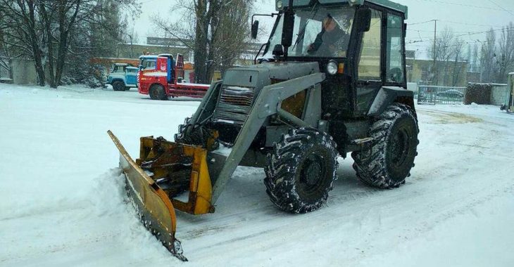Ніч у столиці: електротранспорт боровся із заледенілими дротами, спецбригади прогрівали маршрутки Ніч у столиці: електротранспорт боровся із заледенілими дротами, спецбригади прогрівали маршрутки