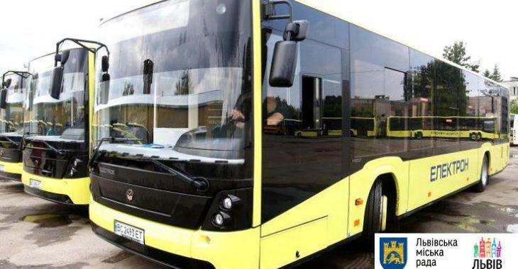 У Львові поліція затримала ще три автобуси найбільшого перевізника У Львові поліція затримала ще три автобуси найбільшого перевізника