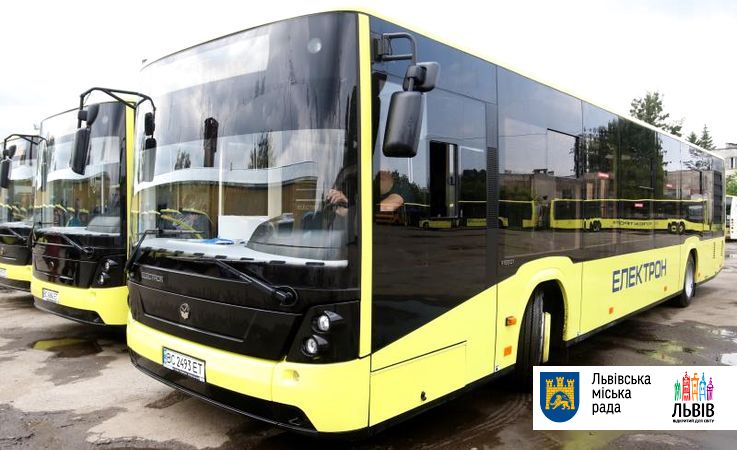У Львові поліція затримала ще три автобуси найбільшого перевізника