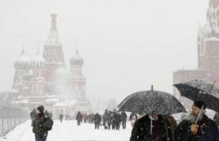 Негода у Москві: одна людина загинула, п’ятеро постраждали (ФОТО, ВІДЕО)