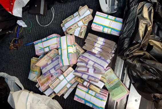 За два роки бюджету завдали збитки на понад 4 млрд грн, - поліція (ФОТО) За два роки бюджету завдали збитки на понад 4 млрд грн, - поліція (ФОТО)