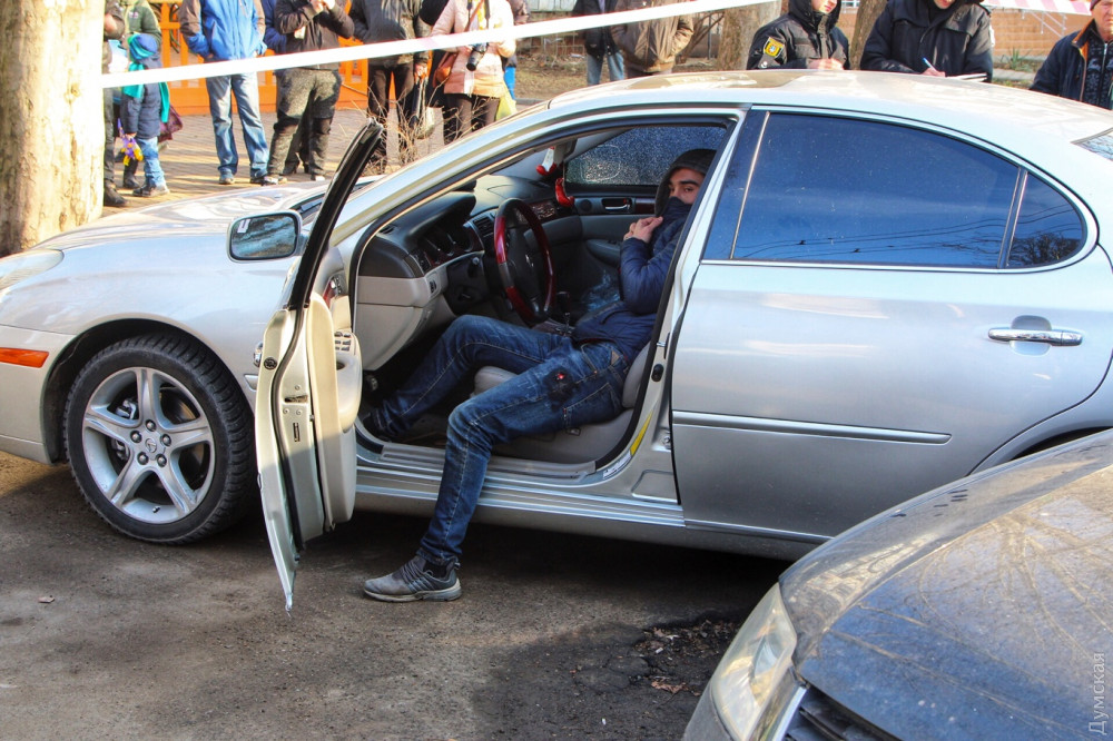 В Одесі біля дитячого майданчика сталася стрілянина, одну людину поранено (ФОТО)