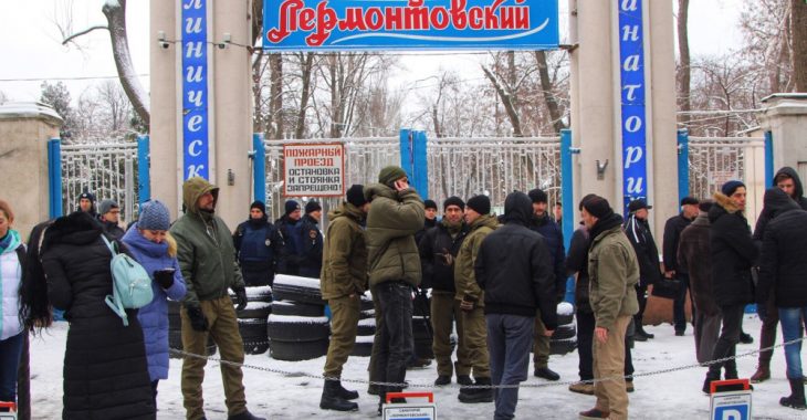 У центрі Одеси люди в балаклавах захопили санаторій У центрі Одеси люди в балаклавах захопили санаторій