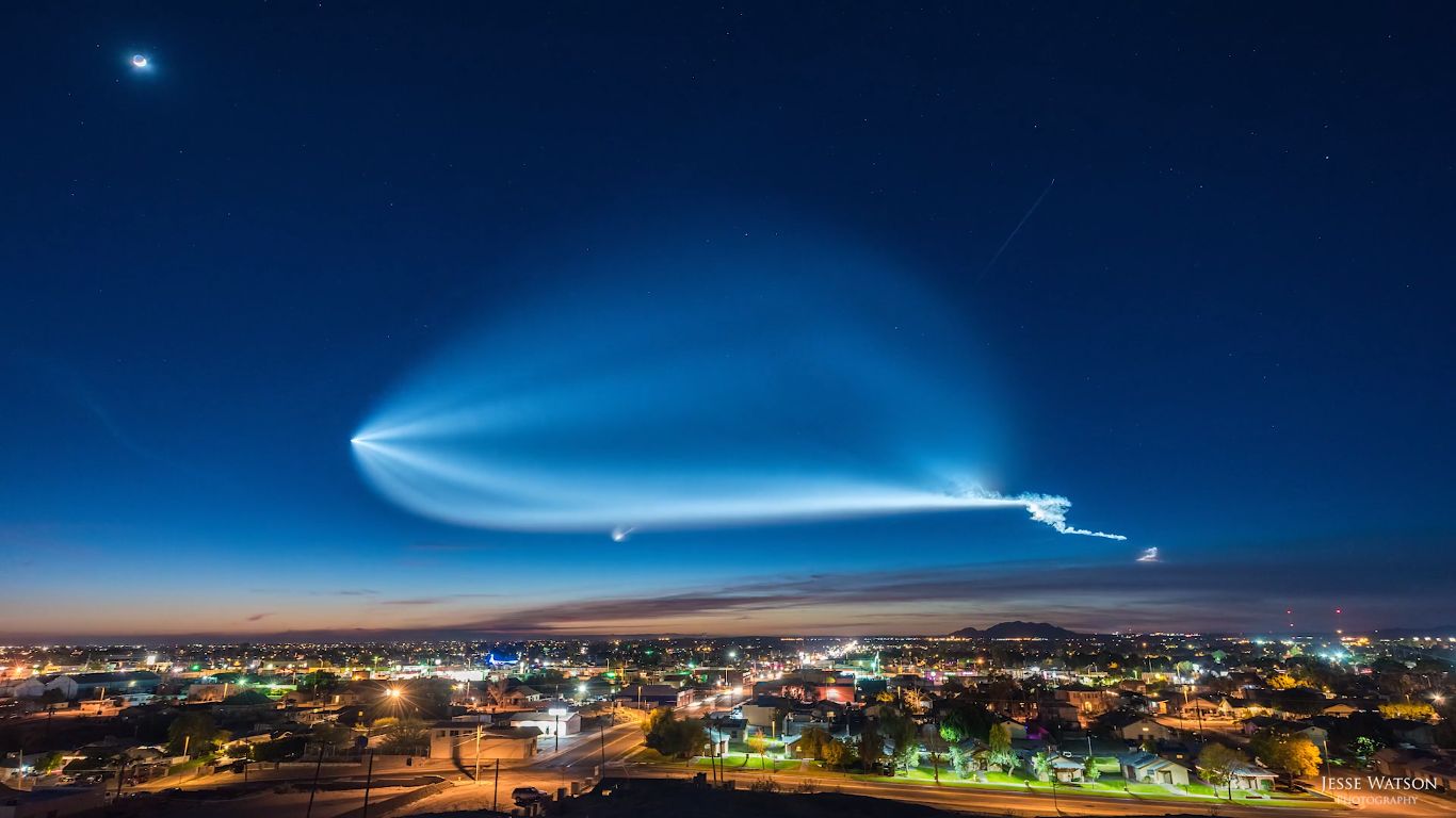Зв'язок майбутнього: SpaceX запустила тестові супутники для інтернету, який покриє всю планету (ВІДЕО)