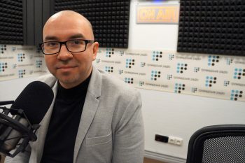 Я намагаюсь показати, що спільного між «правими» і «лівими», між нацистами і комуністами, - філософ Я намагаюсь показати, що спільного між «правими» і «лівими», між нацистами і комуністами, - філософ