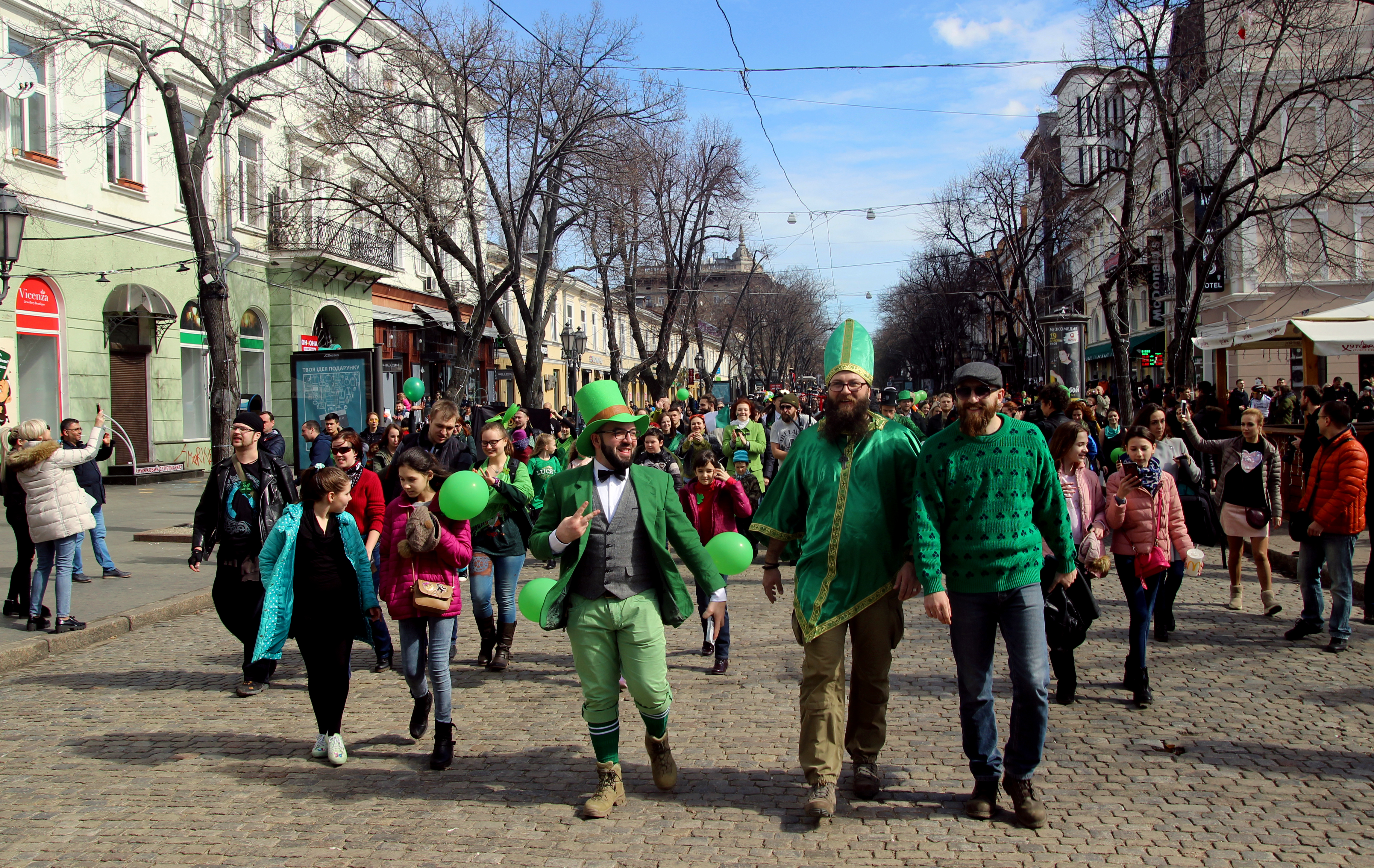 Лепрекони та феї на вулицях Одеси: місто відзначило День Святого Патрика (ФОТО)