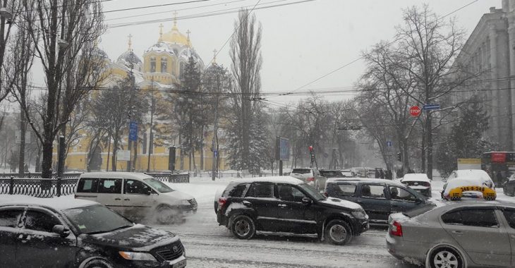 КМДА просить залучити до прибирання снігу правоохоронців та військових. Чому? (ФОТО, ВІДЕО) КМДА просить залучити до прибирання снігу правоохоронців та військових. Чому? (ФОТО, ВІДЕО)