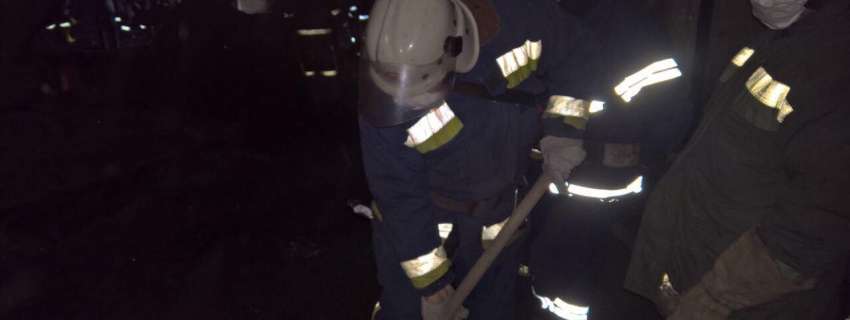 Працівник, що опинився під завалами даху заводу у Кривому Розі, загинув