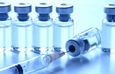 У Японії на людях почали тестувати вакцину від коронавірусу