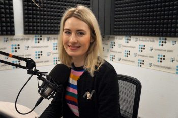 Пластикові сукні, горошок та різнобарв'я: що носити цієї весни? Пластикові сукні, горошок та різнобарв'я: що носити цієї весни?