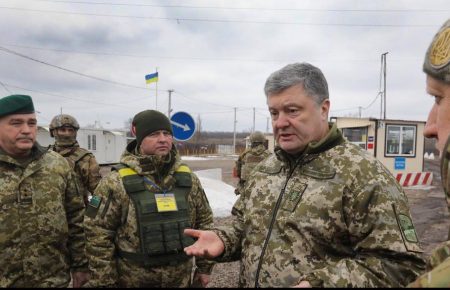 Порошенко відвідав визволені населені пункти на Луганщині