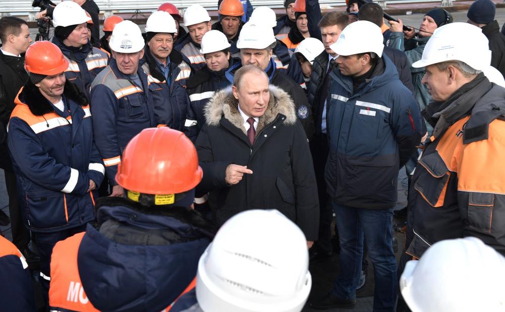 Путін прибув до анексованого Криму (ФОТО)
