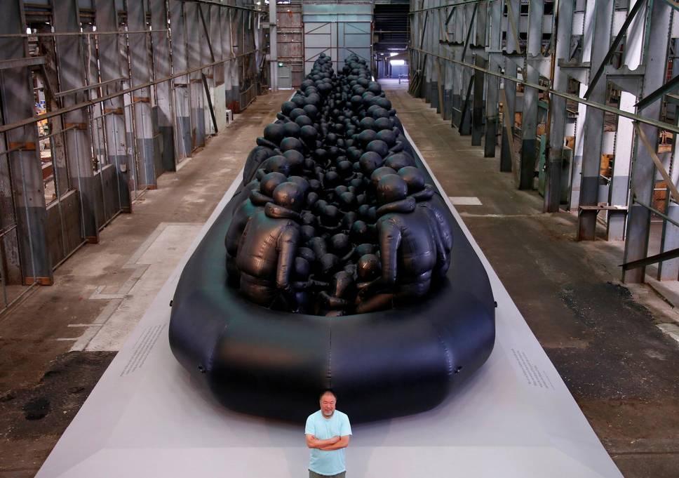 Ай Вейвей створив гумову скульптуру, щоб привернути увагу до міграційної кризи (ФОТО, ВІДЕО)