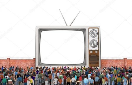Смотрят и не верят: 86% украинцев получают информацию из телевидения, 53% не доверяют ей