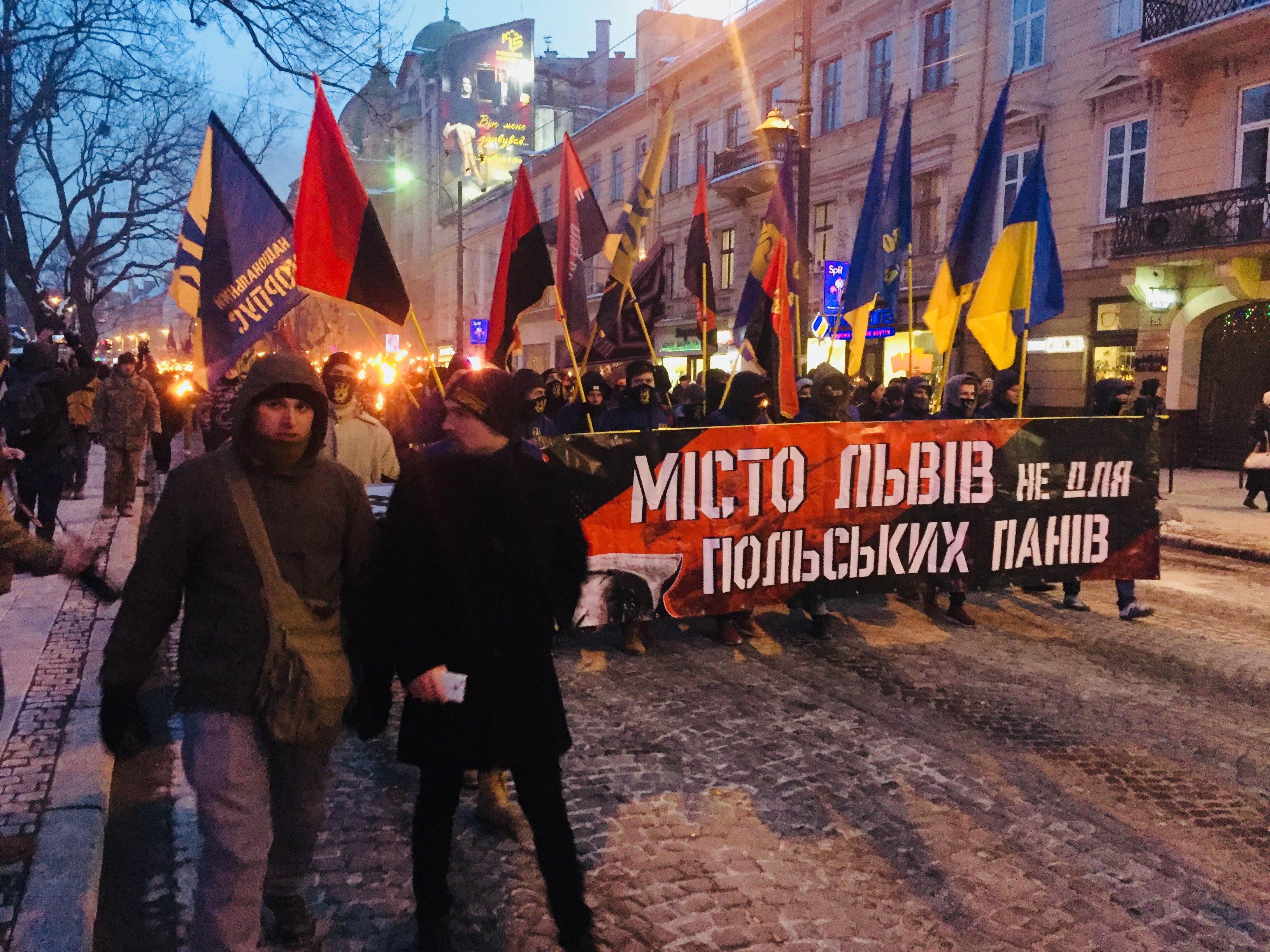 У Львові пройшов марш, приурочений 68-й річниці від дня загибелі Шухевича (ФОТОРЕПОРТАЖ)