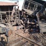 Аварія на залізниці: на Львівщині перекинулися близько 10 вантажних вагонів
