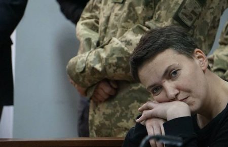 У Савченко хочуть примусово взяти зразки слини (ФОТО)