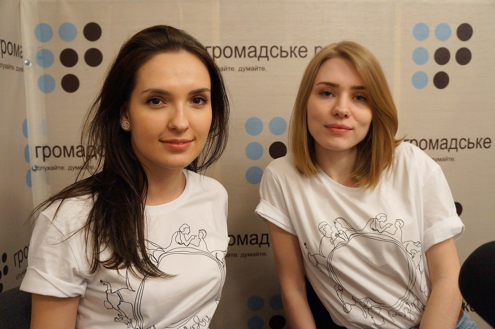 Дизайн проти насильства: у Києві нагородили переможницю конкурсу на найкращий принт для футболки