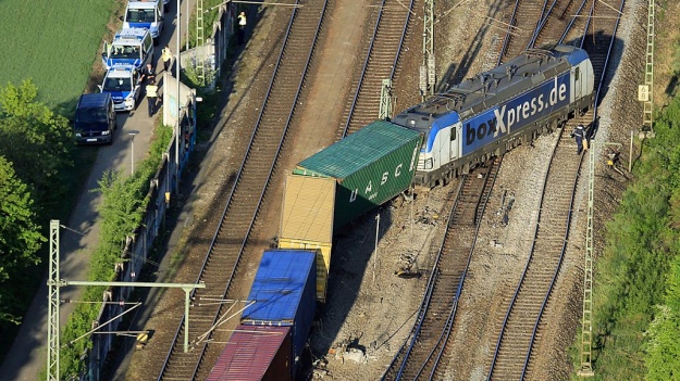 У Баварії зійшов із рейок потяг: збитки оцінюють у мільйони євро (ФОТО)