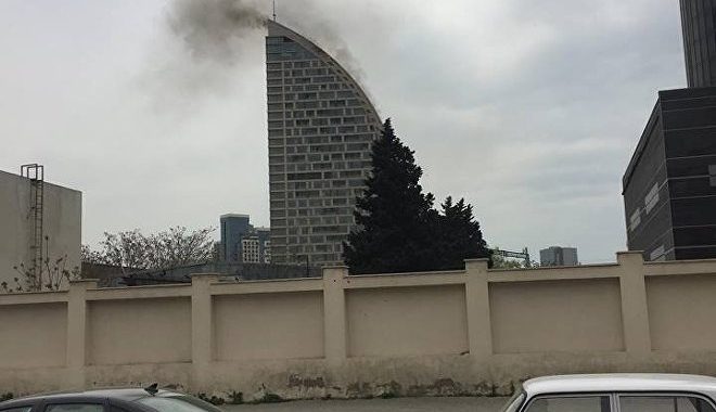 У Баку загорілась 130-метрова будівля Trump Tower (ВІДЕО) У Баку загорілась 130-метрова будівля Trump Tower (ВІДЕО)