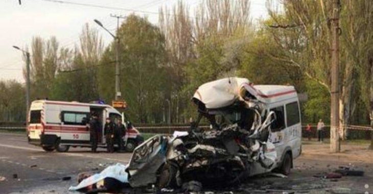 У Кривому Розі сталася ДТП: 8 загинули і понад 18 постраждали(ФОТО) У Кривому Розі сталася ДТП: 8 загинули і понад 18 постраждали(ФОТО)